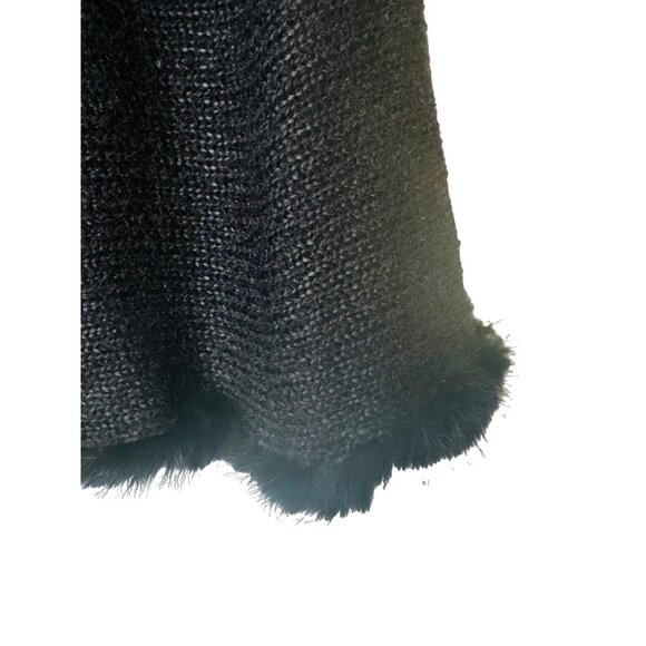 NWOT One Size Fits All White House Black Market Rabbit Hair Trim Pullover Shawl - Picture 5 of 10